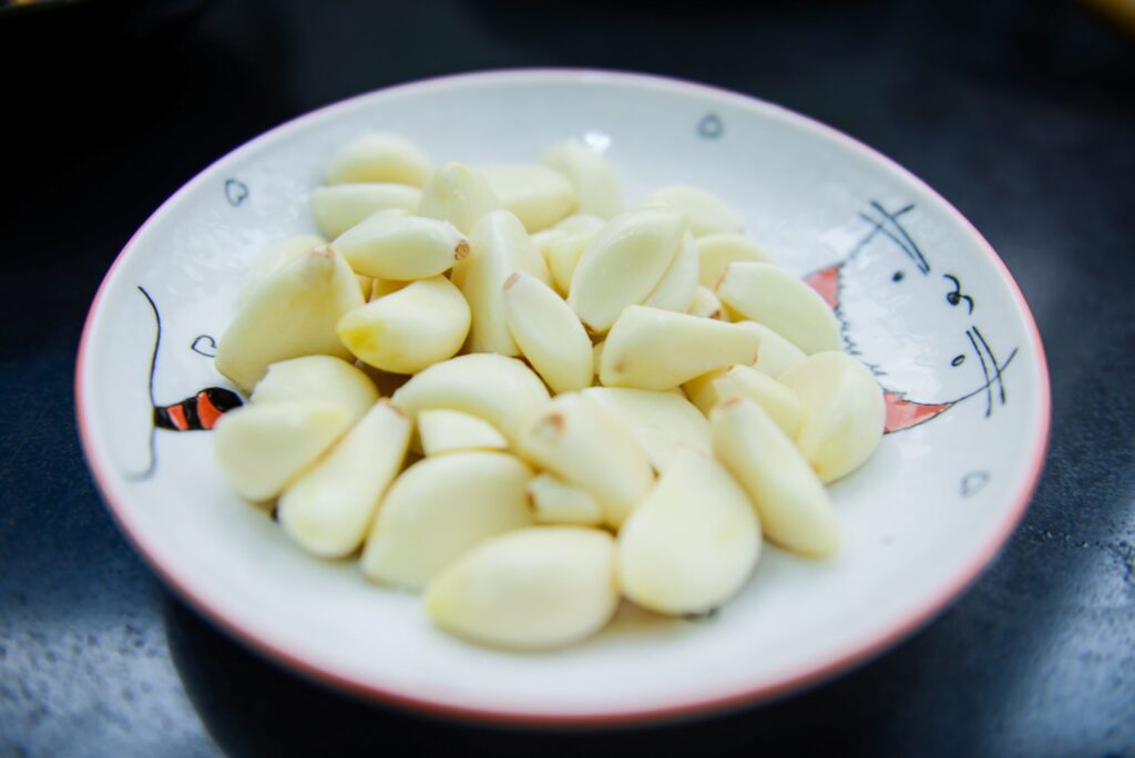 Easy way to freeze garlic