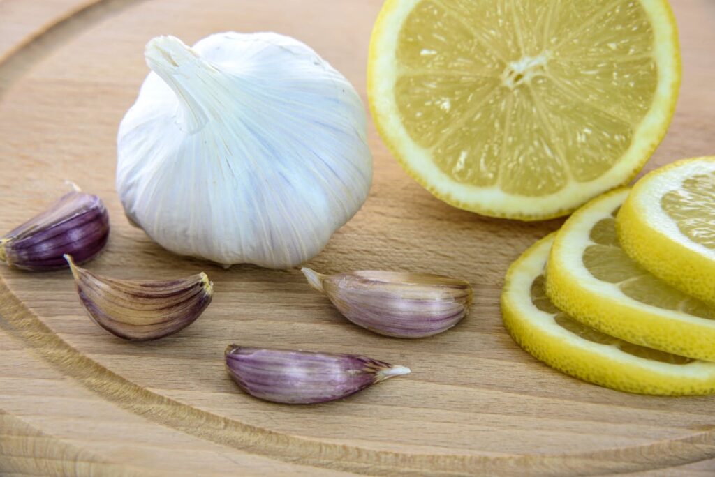 Easy way to freeze garlic