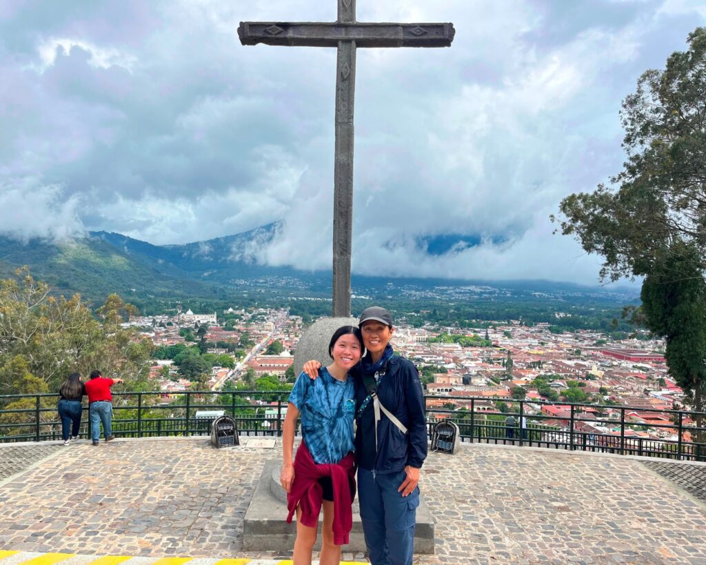 Mother-daughter in Cerro de la Cruz