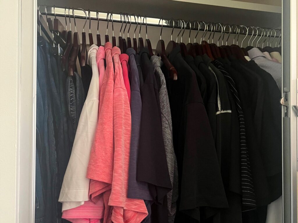 hang and organize clothes